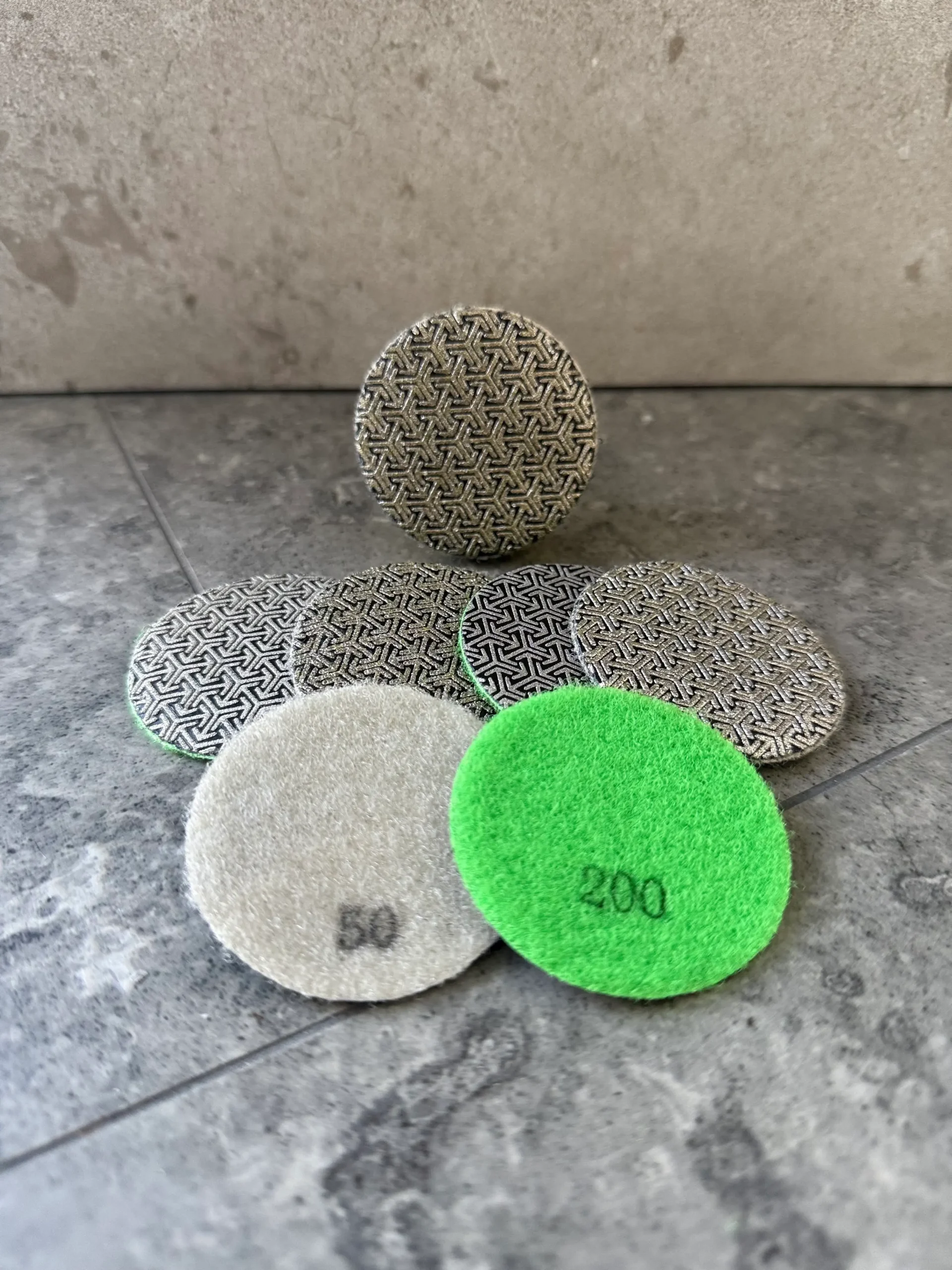 Proxxon slippads med diameter 50mm. Set med slippads Grit50 och slippads Grit200.