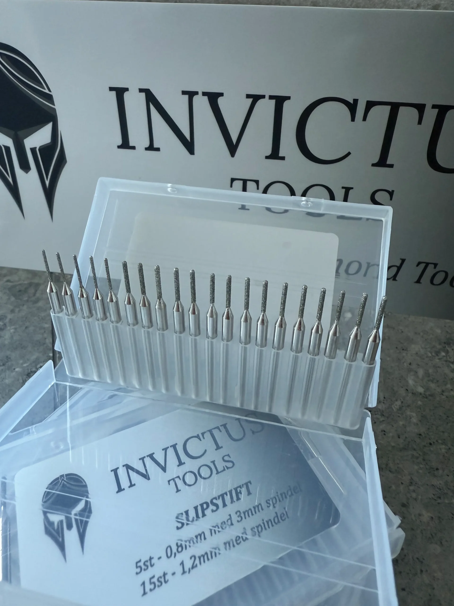 Slipstift 5st 0,8 med 3mm spindel samt 15st 1,2mm med 3mm spindel.